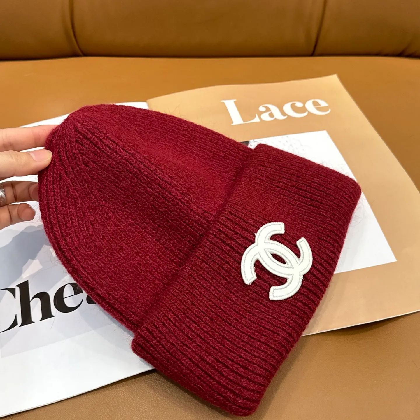 P60 CHANEL small and popular knitted hat! Xiaohongshu’s new product is released, it’s so 🉑️, high-elastic fabric, classic colors, same style for men and women.