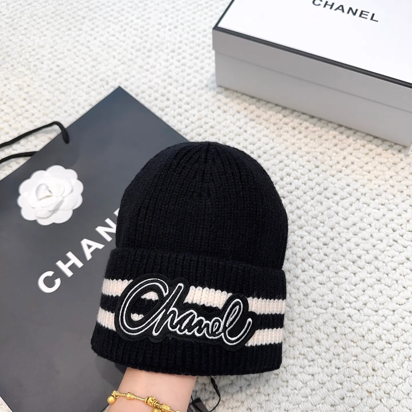 P70 Chanel official website quality Chanel autumn and winter woolen hat recommended by Internet celebrity fashion bloggers, Xiaohongshu's popular style, super soft and comfortable knitted hat with excellent elasticity!