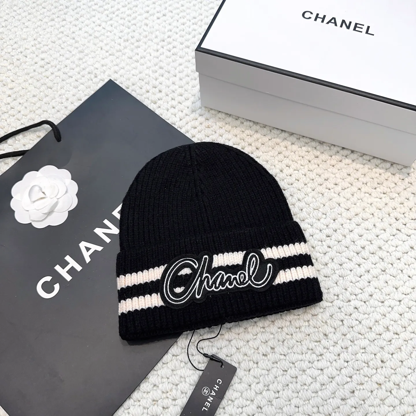 P70 Chanel official website quality Chanel autumn and winter woolen hat recommended by Internet celebrity fashion bloggers, Xiaohongshu's popular style, super soft and comfortable knitted hat with excellent elasticity!