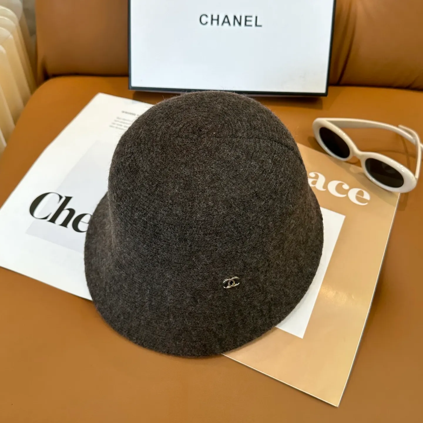 P66💛 Comes with dust bag [CHA Chanel] 2025 autumn and winter new style small fragrance cashmere bucket hat, 🔆Versatile everyday style ~ a must-have for going out on the street