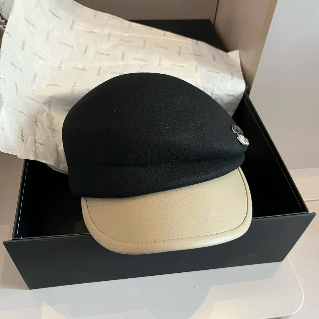💰180¥ Chanel wool peaked military cap, washed leather brim, high-end color matching, 100% wool🦙, head circumference 57cm adjustable