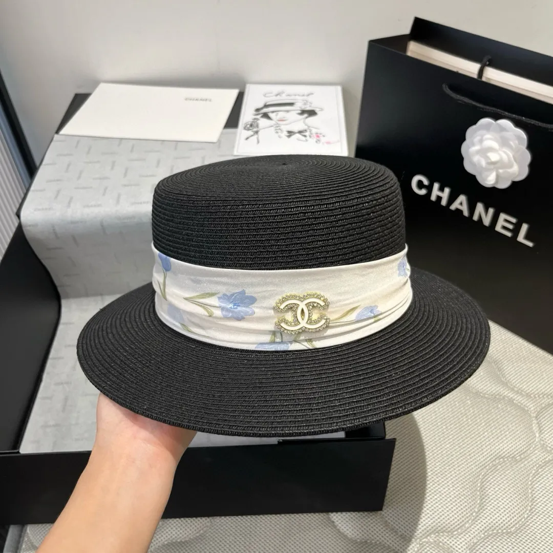 💰140¥ Chanel flat top hat, head circumference 57cm