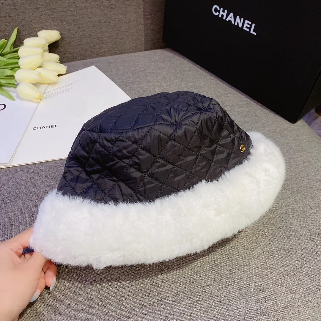 Running amount 66¥ Chanel Chanel 2022 new autumn and winter fisherman hat, rhombus warm hat, air cotton fabric, essential for keeping warm when wearing clothes, head circumference 57cm