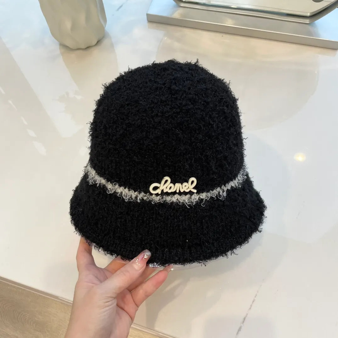 P60 Chanel Chanel 24 Autumn and Winter Bucket Hat Customized Teddy Circle Yarn, So Cute 𓆩♡𓆪 Extremely Black and White for Age Reduction, A Must-Have for Sweet Girls