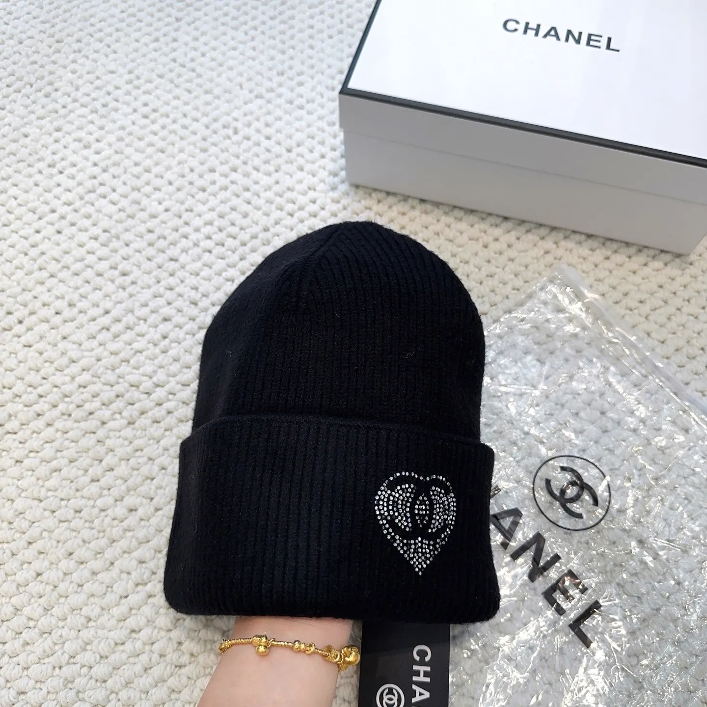 P80 CHANEL Chanel】🔥Simple rhinestone style knitted beanie, super popular💖The texture is first-class, it is very easy to match when going out!