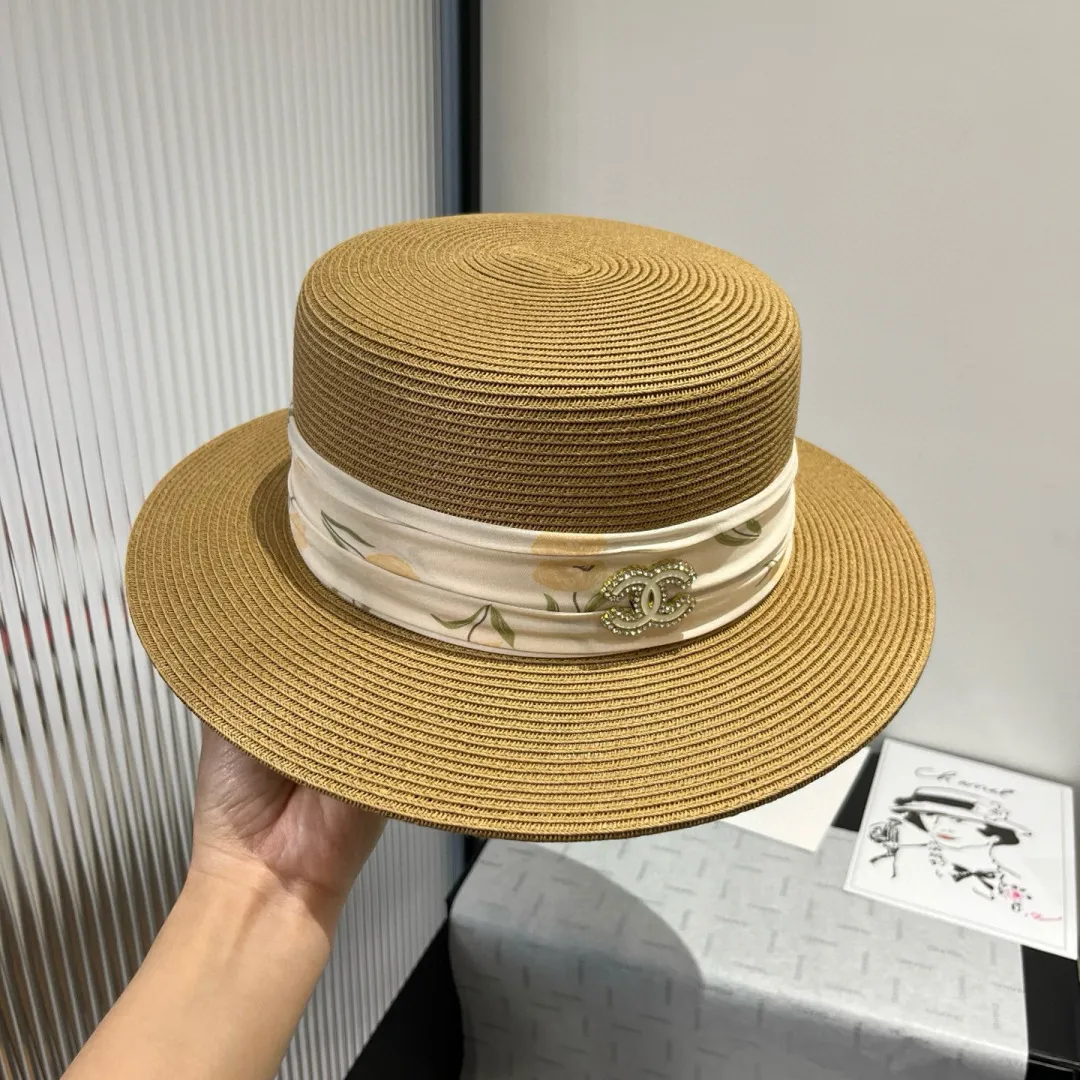 💰140¥ Chanel flat top hat, head circumference 57cm