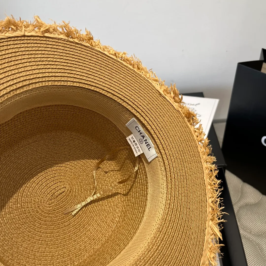 💰100¥ Chanel flat top hat