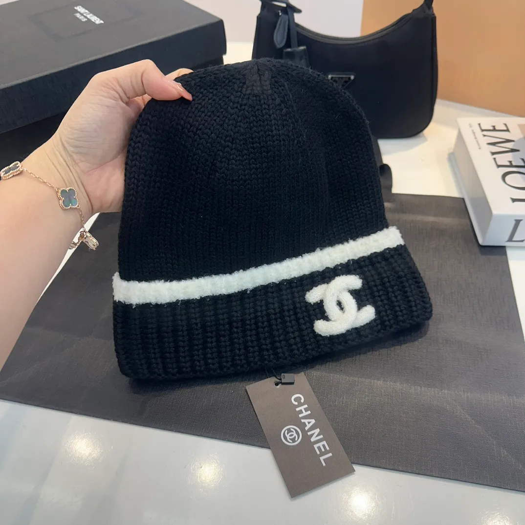 P70 official website quality Chanel 23K autumn and winter wool hat recommended by Internet celebrity fashion bloggers, a popular style in Xiaohongshu, a knitted hat with a super soft and comfortable feel and excellent elasticity!