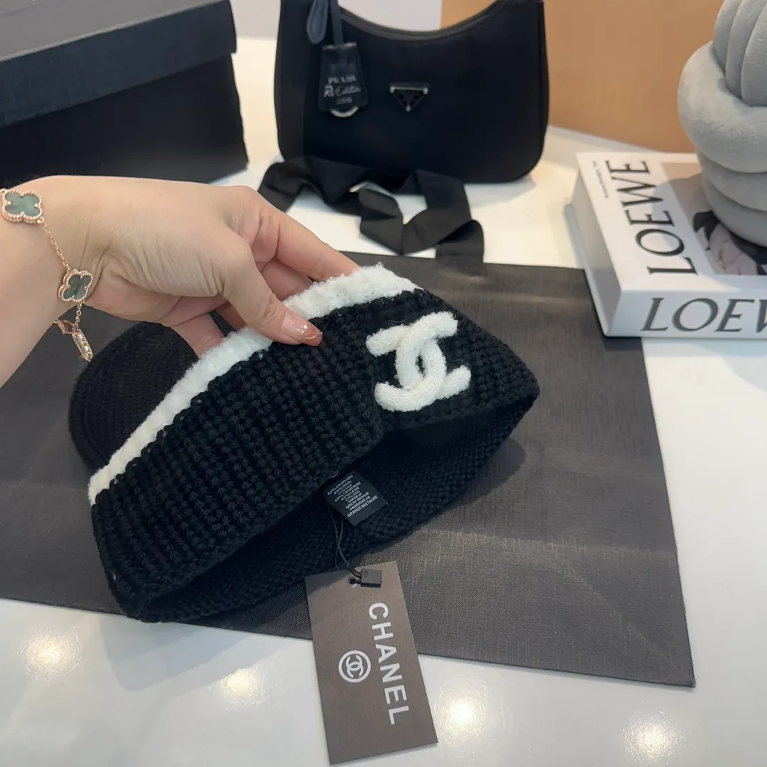 P70 official website quality Chanel 23K autumn and winter wool hat recommended by Internet celebrity fashion bloggers, a popular style in Xiaohongshu, a knitted hat with a super soft and comfortable feel and excellent elasticity!