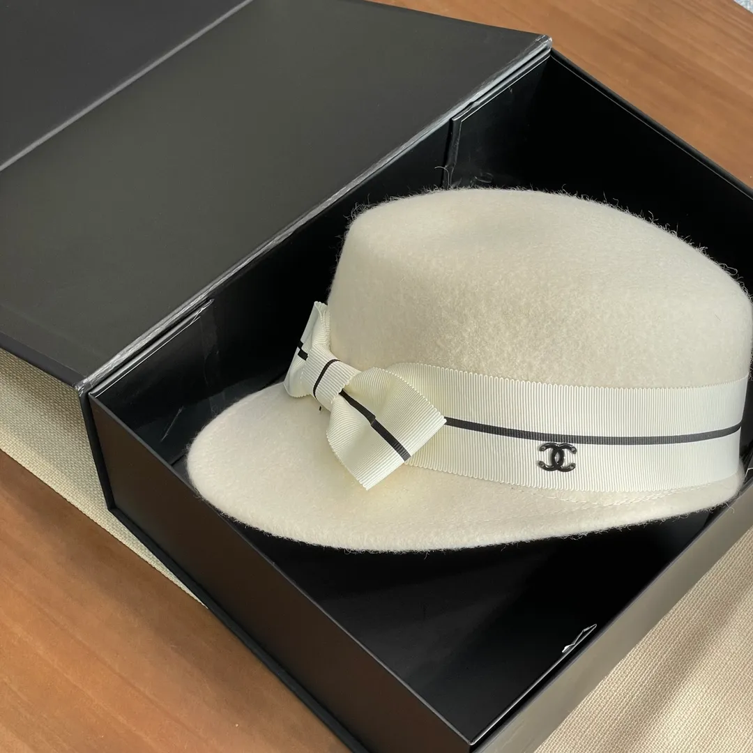 CHANEL Chanel 24 autumn and winter new style webbing brim wool navy hat hat small top hat knight hat 🎩High-end products with high style! 100% Australian wool, very good texture, high-end bow 🎀 decorative ribbon! Big-name socialite style! Collectible beauty!