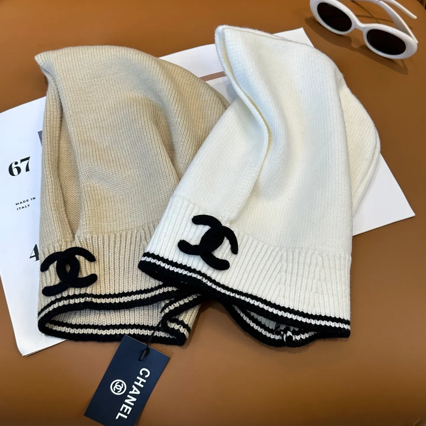 P66 Chanel Sisters, do you all have the Chanel 25b balaclava? 🤭, I checked the outfits of the little sisters in Xiaohongshu and really like them. It looks great when stacked with a peaked hat, or it is also good to use as a scarf. I love it 😍