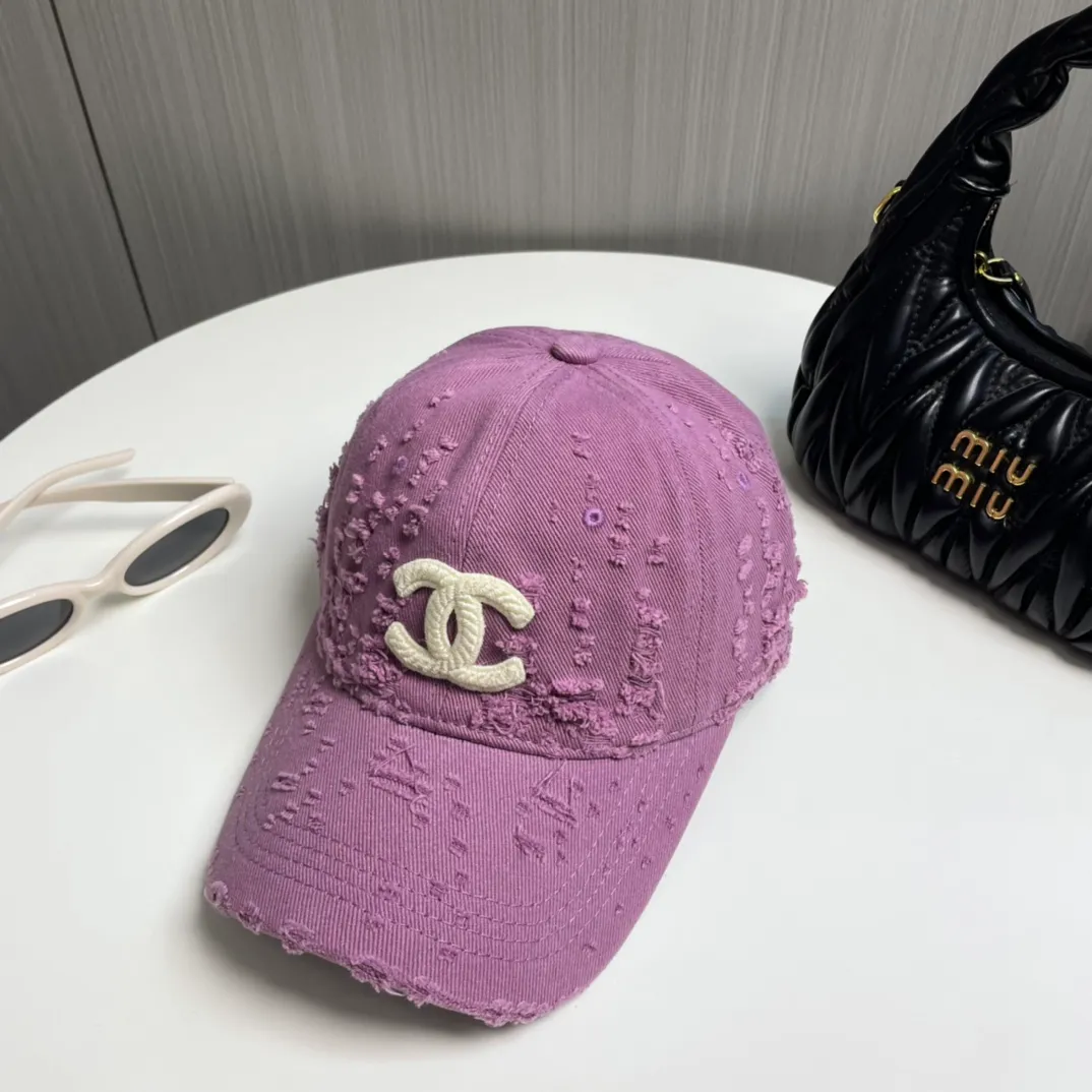 P66 CHANEL 25 new baseball cap, classic and simple logo, fashionable and casual design, popular new product