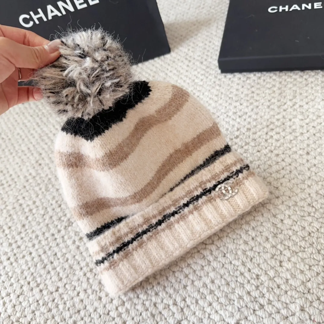 💰60 Chanel official website releases CHANEL small and popular knitted hat! Xiaohongshu’s new product is released, it’s so 🉑️, high-elastic fabric, classic colors, same style for men and women.