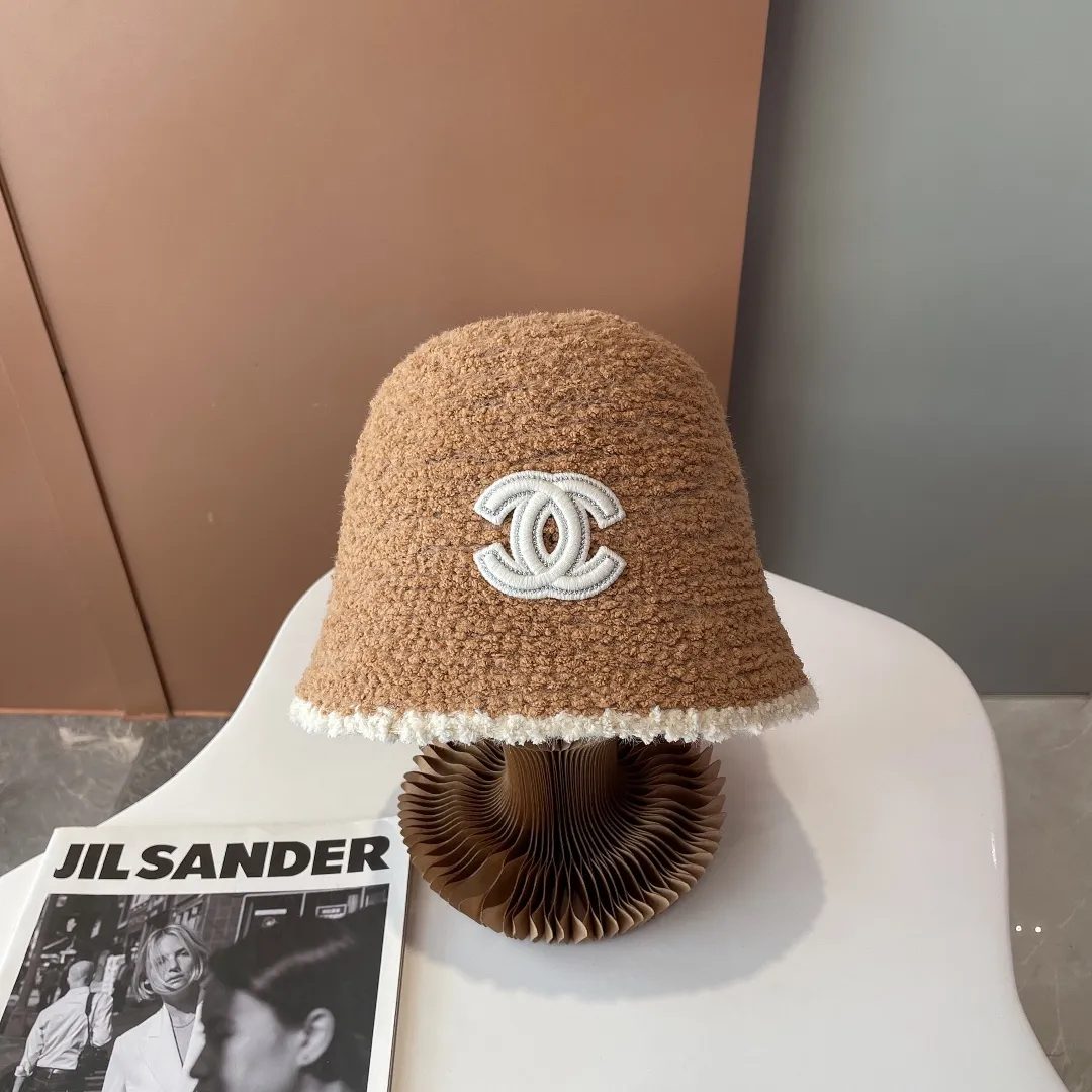 P50💛 Comes with dust bag [CHANEL Chanel] new autumn and winter color-blocked small fragrance bucket hat fisherman hat, a must-have hat in autumn and winter ~ very high-end! Paired with the cool and sweet Jimei Kuai Chong who likes to wear hats