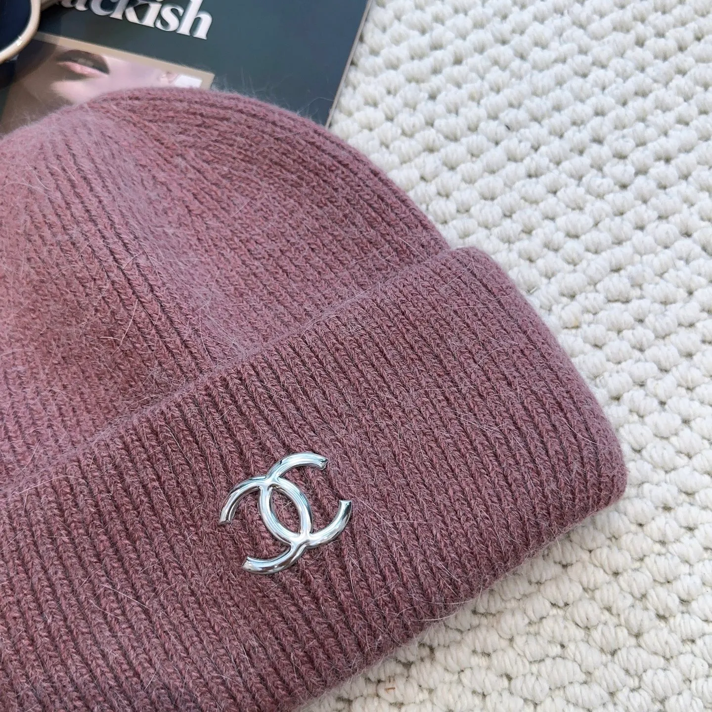 P60 comes with dust bag 🌺 [CHANEL] New rabbit fur knitted hat, Xiaohongshu, the main recommendation of major Internet celebrities! Thicker and warmer, fashionable and popular🌸First-class texture, the best brand for keeping warm in autumn and winter, order now, limited quantity available