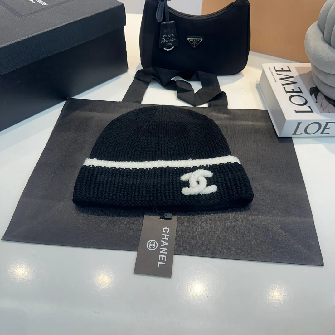 P70 official website quality Chanel 23K autumn and winter wool hat recommended by Internet celebrity fashion bloggers, a popular style in Xiaohongshu, a knitted hat with a super soft and comfortable feel and excellent elasticity!