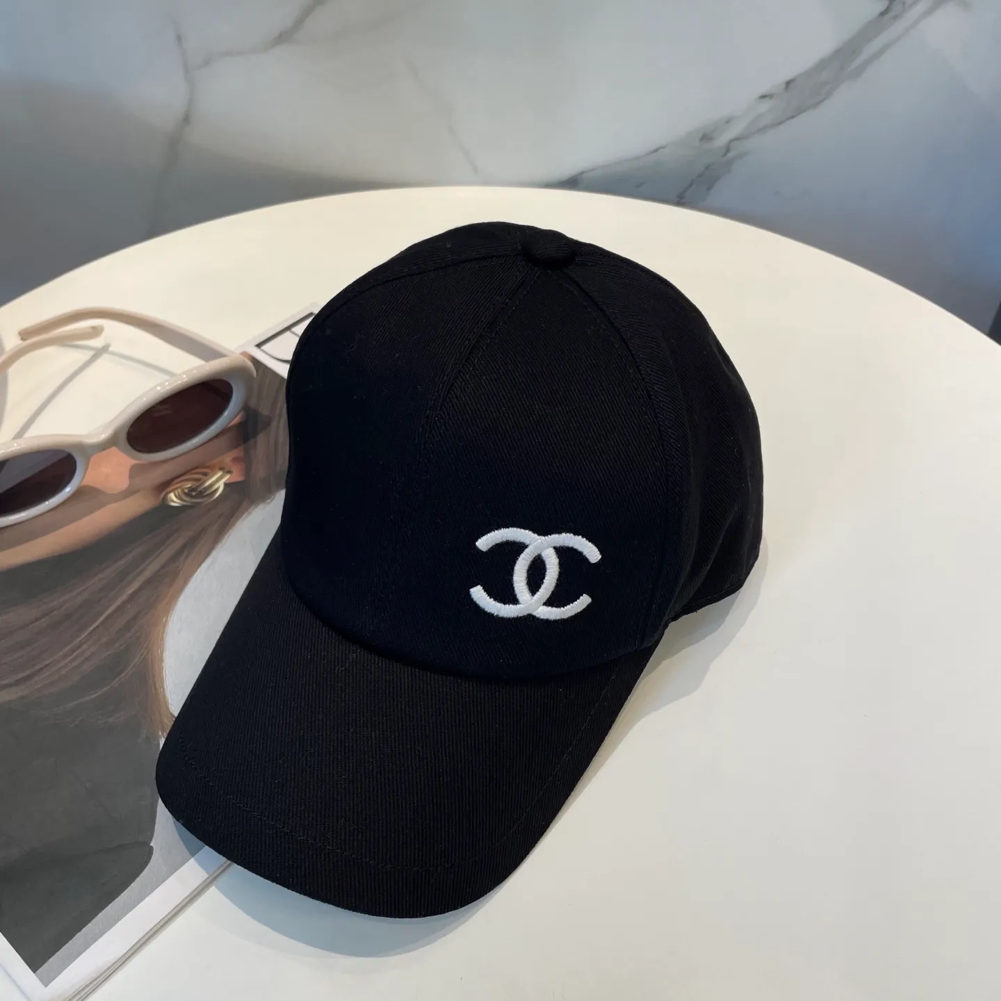 P96 Chanel (Chanel) counter new double-sided embroidered baseball cap🧢1:1 mold customization, three-dimensional embroidery, exquisite and flawless! 100% pure cotton fabric, original factory quality, exclusive physical photography.