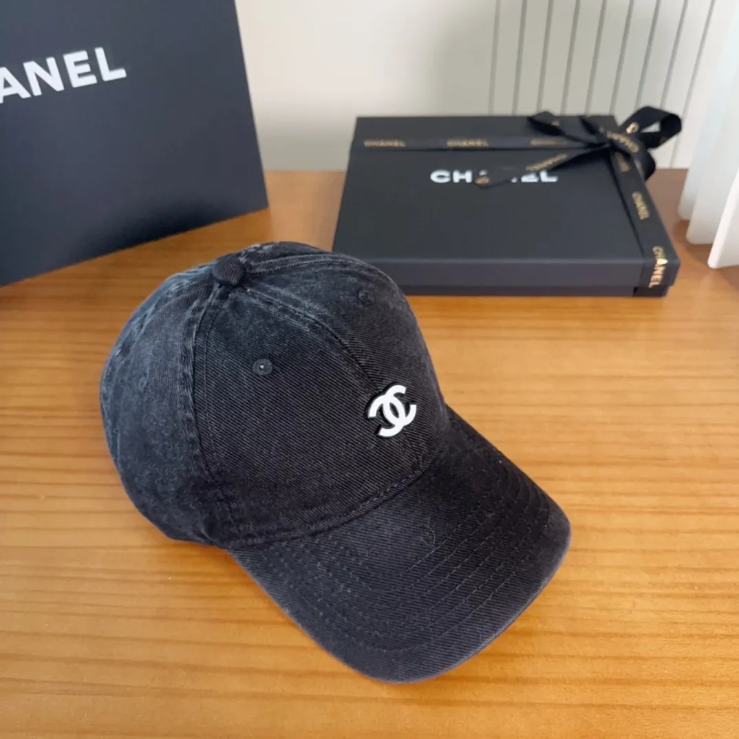 💰60 Chanel CHANEL new hard-top baseball cap, Xiaoxiang logo is classic and simple, fashionable and casual design, popular new product