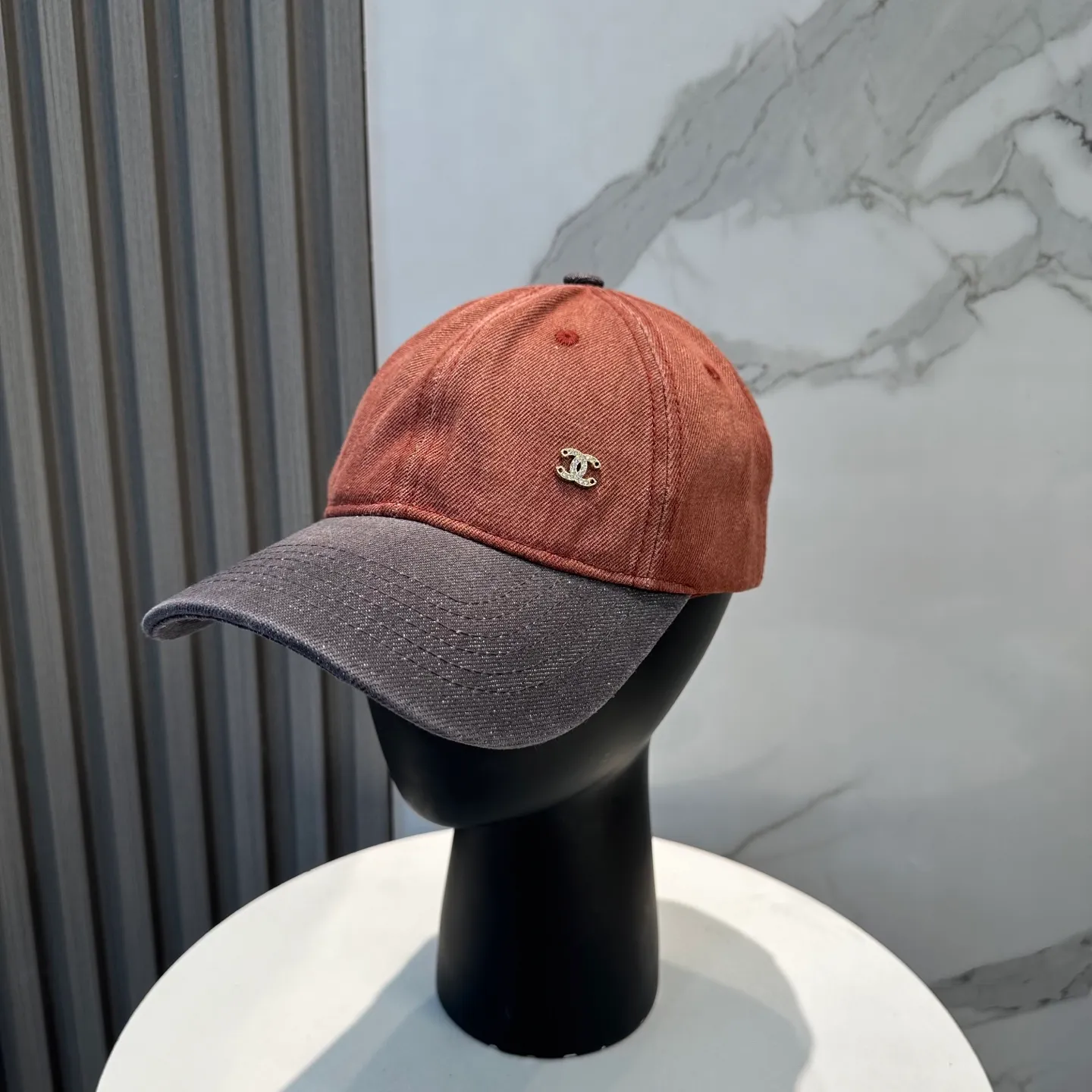 P56 Chanel (Chanel) counter new original washed denim baseball cap, customized three-dimensional logo is exquisite! Original quality, exclusive physical shooting.