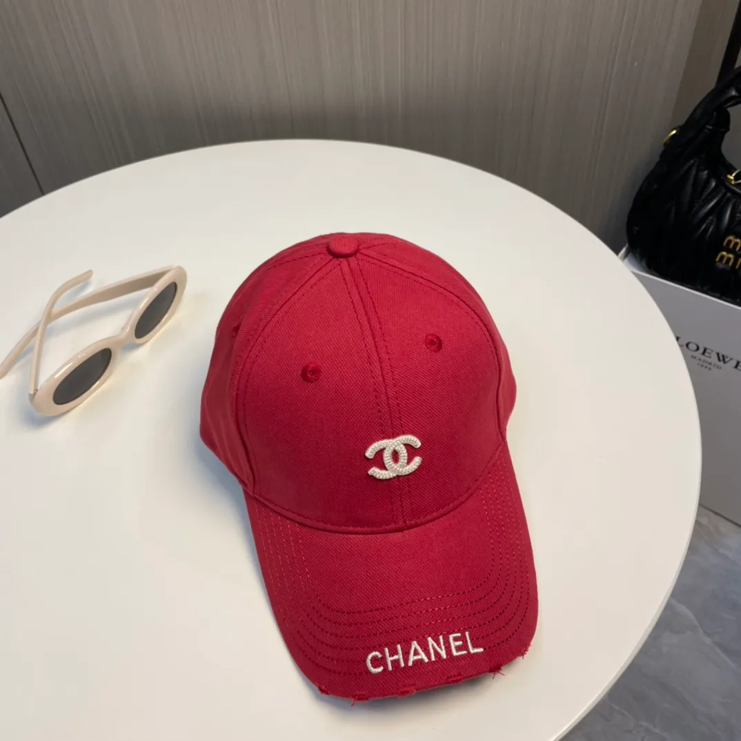 P50 CHANEL [Chanel] New simple embroidered logo baseball cap, new model shipped, big brand style is super easy to match, hurry up and get it!
