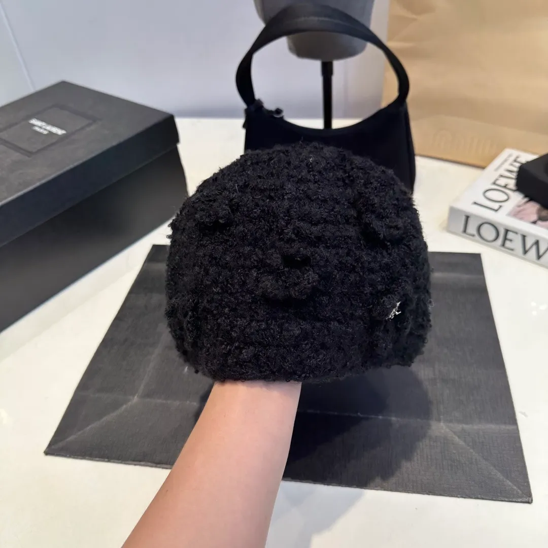 P70 Chanel Chanel 25 autumn and winter style knitted hat wool pile hat fashion trendsetter, star knitted hat same style, hot style