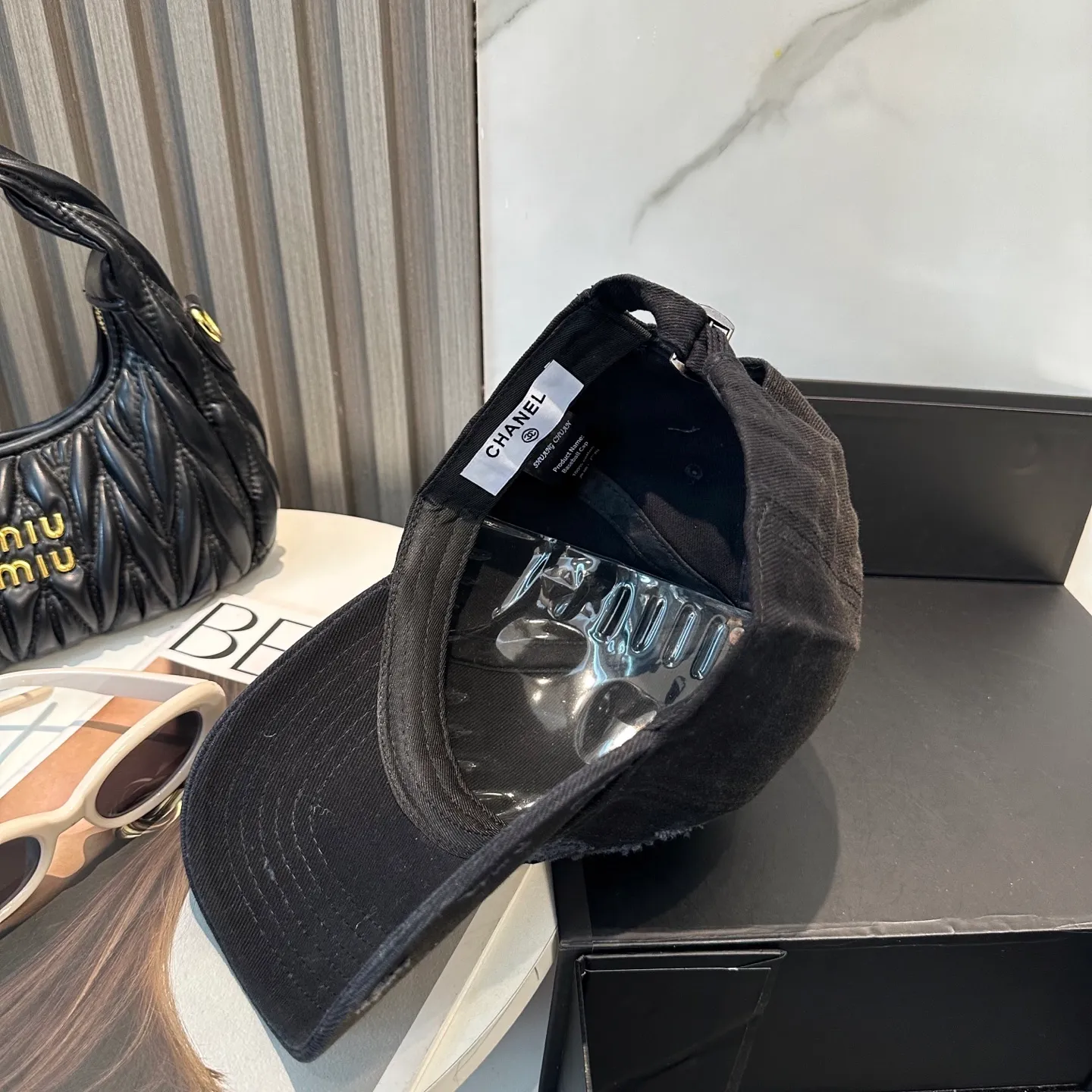 P60 Chanel's new simple baseball cap in dopamine color, a hot color at the moment - full of street style! Trendy and versatile, Xiaohongshu grows grass, poison, get your boyfriend, and cool together