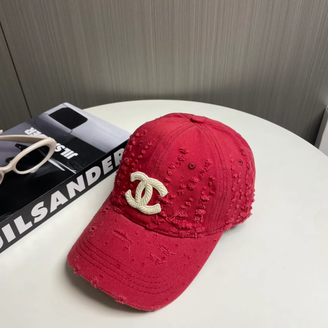 P66 CHANEL 25 new baseball cap, classic and simple logo, fashionable and casual design, popular new product