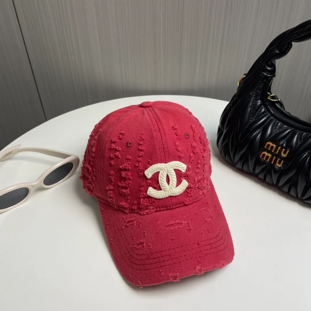 P66 CHANEL 25 new baseball cap, classic and simple logo, fashionable and casual design, popular new product