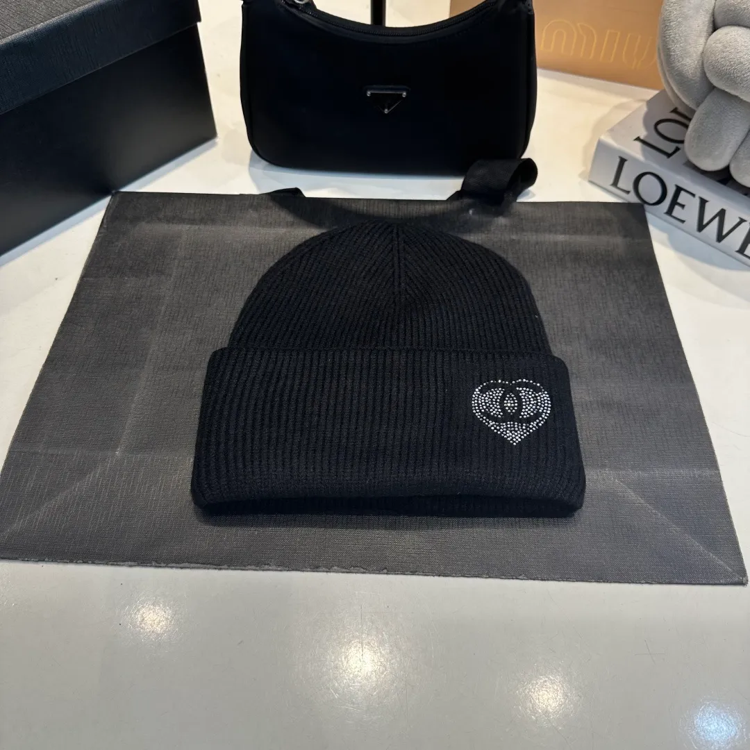 P70 Chanel knitted beanie, new counter model