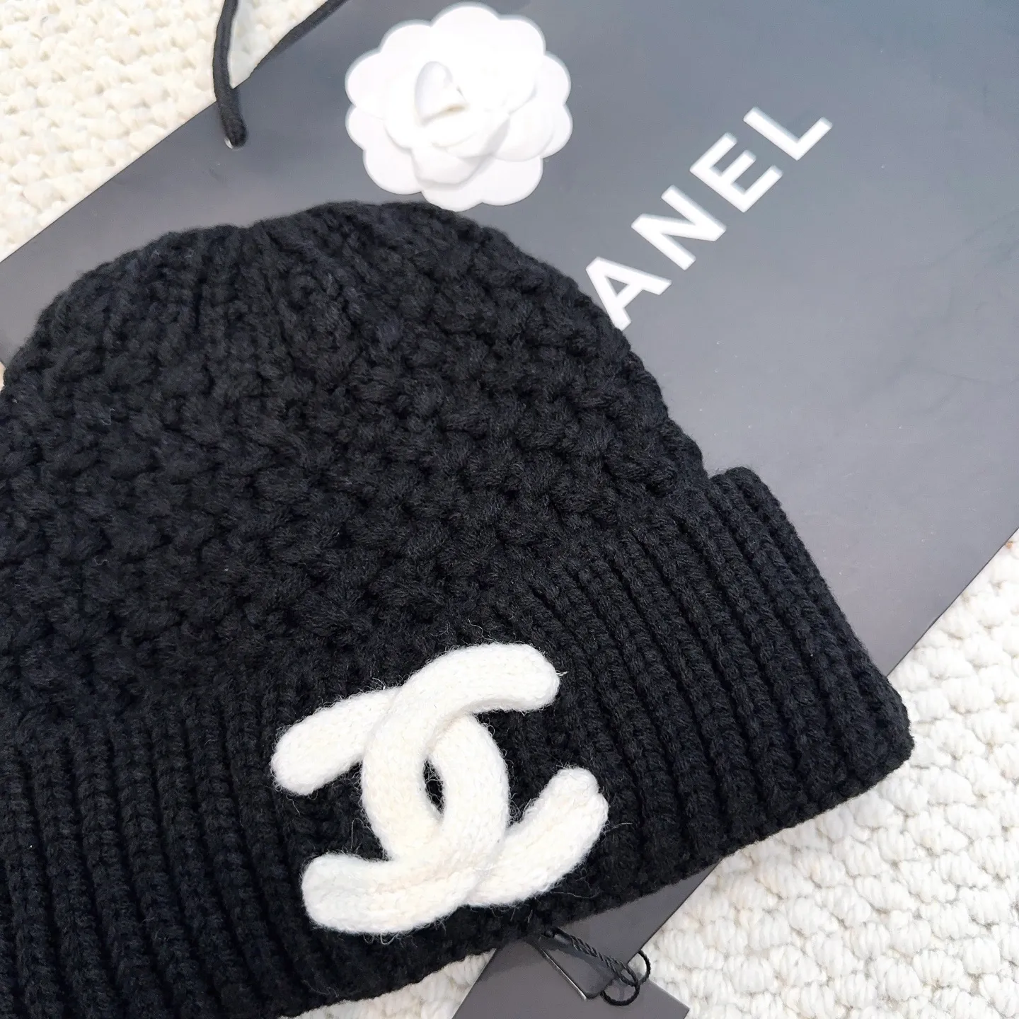 P70 Chanel official website quality Chanel autumn and winter woolen hat recommended by Internet celebrity fashion bloggers, Xiaohongshu's popular style, super soft and comfortable knitted hat with excellent elasticity!