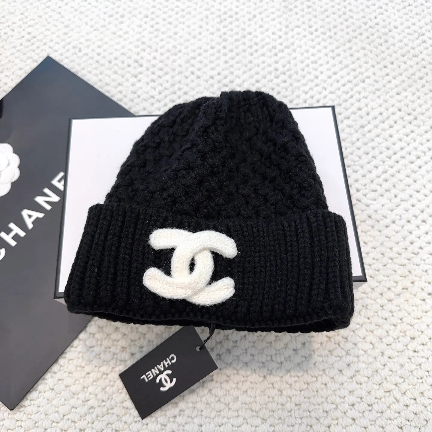 P70 Chanel official website quality Chanel autumn and winter woolen hat recommended by Internet celebrity fashion bloggers, Xiaohongshu's popular style, super soft and comfortable knitted hat with excellent elasticity!