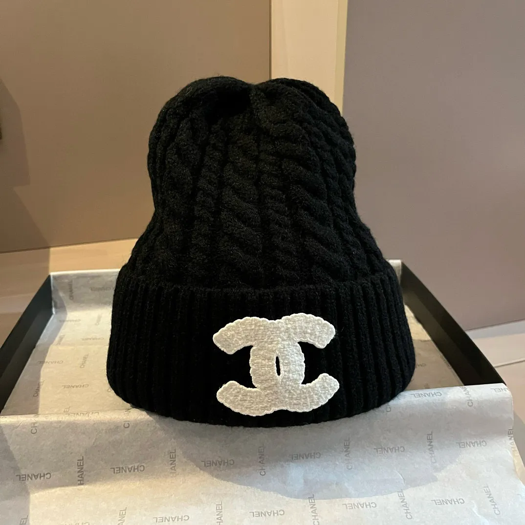 💰210¥ Chanel Chanel knitted scarf hat set official model