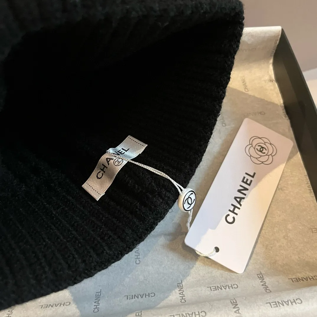 💰210¥ Chanel Chanel knitted scarf hat set official model