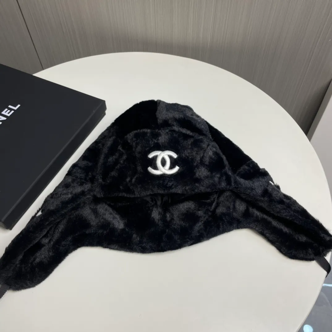 P70 Chanel 🎿 Ski Series Autumn and Winter Goods Popular Lei Feng Hat Ear Protector Hat Soft and Warm, Essential for Skiing