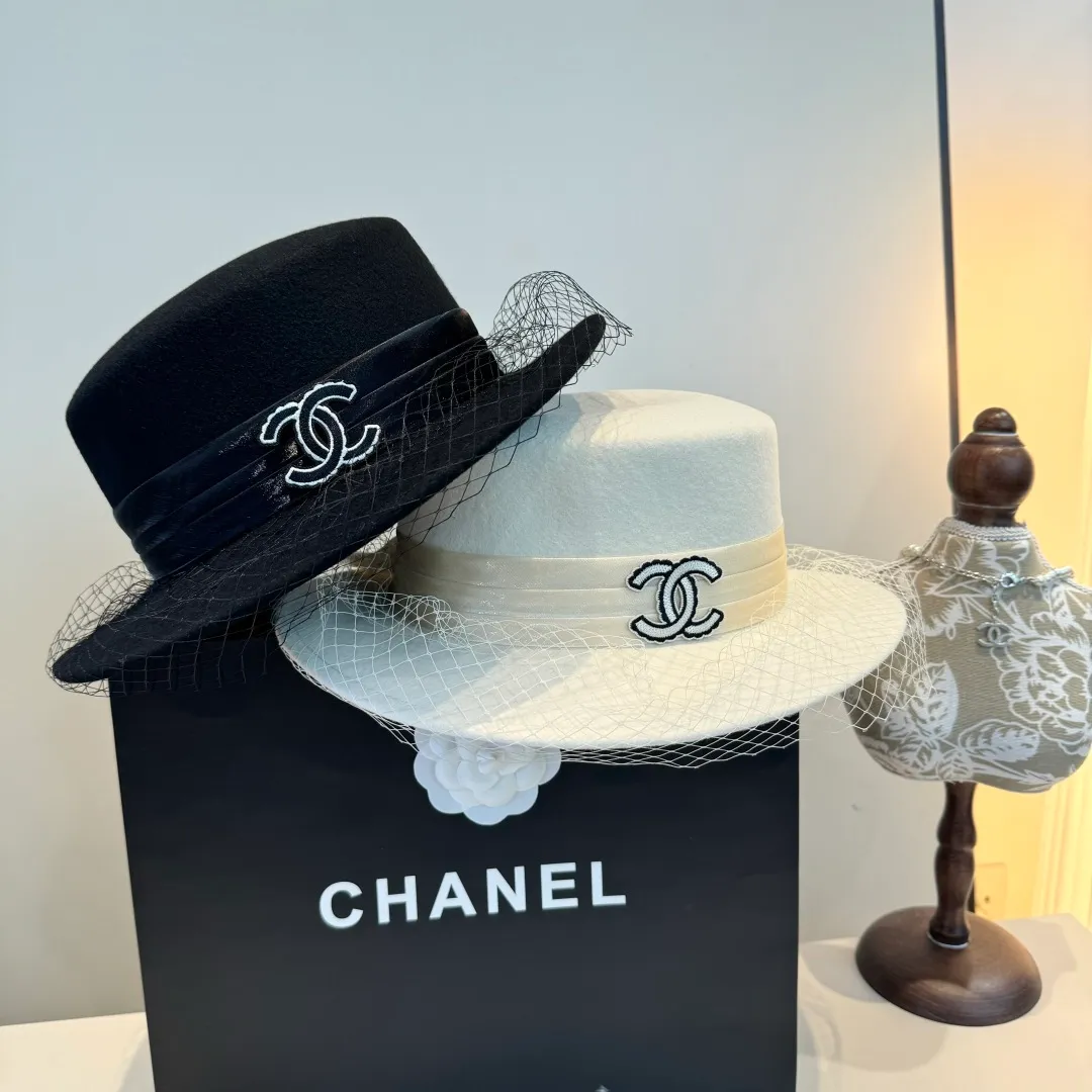 💰210¥ White Chanel wool flat top, mesh hat, 100% wool🦙Fabric% Head circumference 57cm