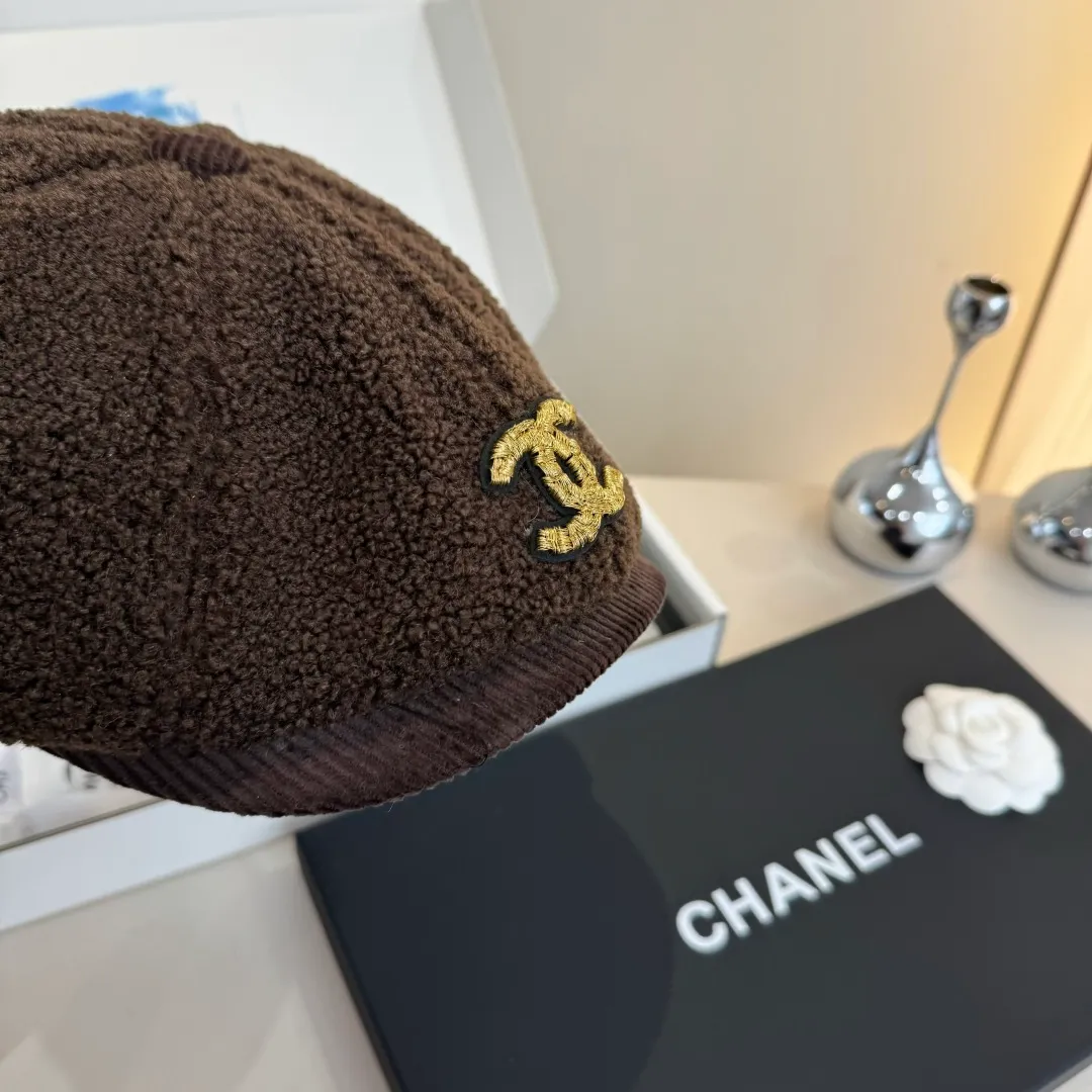 💰90¥ Chanel wool duck bill forward cap, unisex,