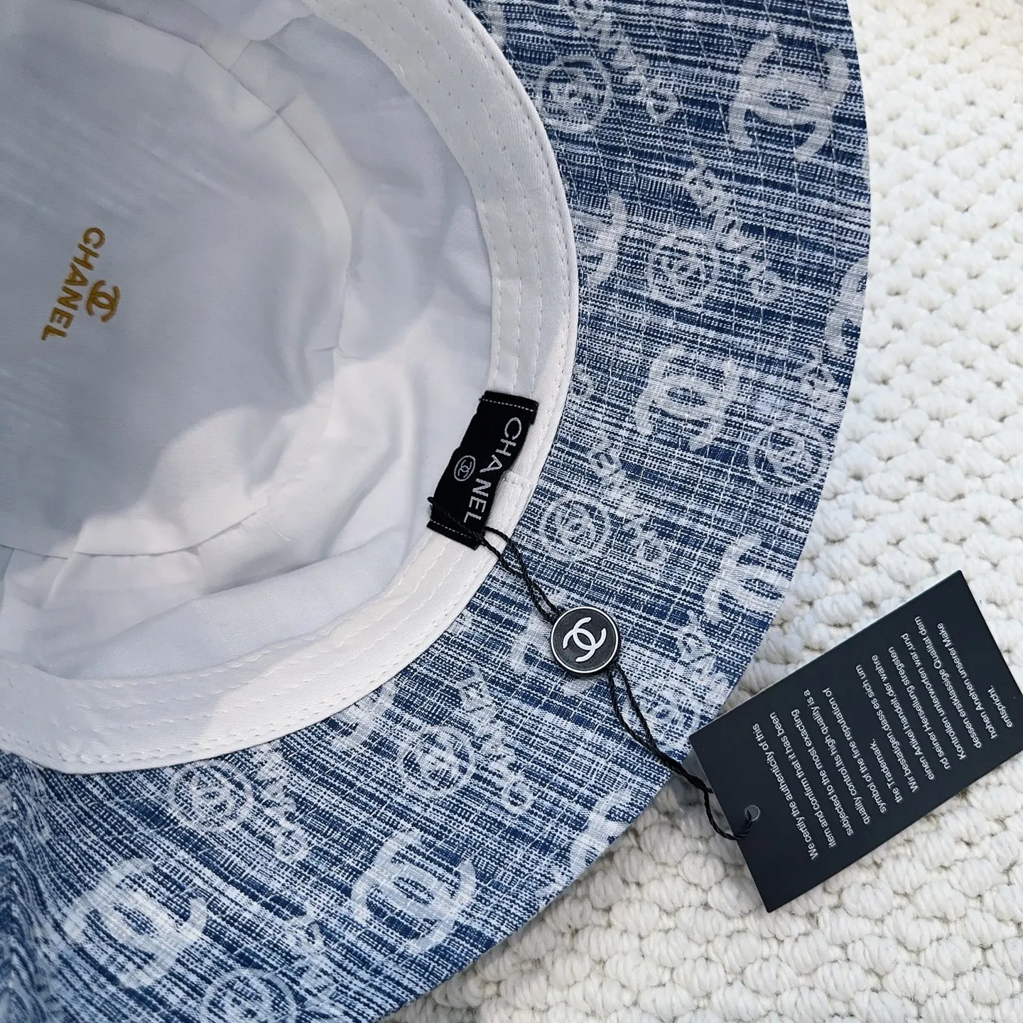 P64 CHA Chanel] New simple embroidered logo bucket hat 🧢New model shipped, big brand style is super easy to match, hurry up and get it