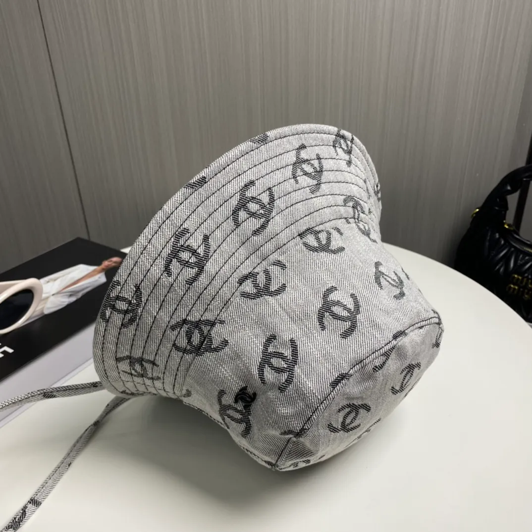 P60 CHANEL】New simple embroidered logo bucket hat 🧢New model shipped, big brand style is super easy to match, hurry up and get it
