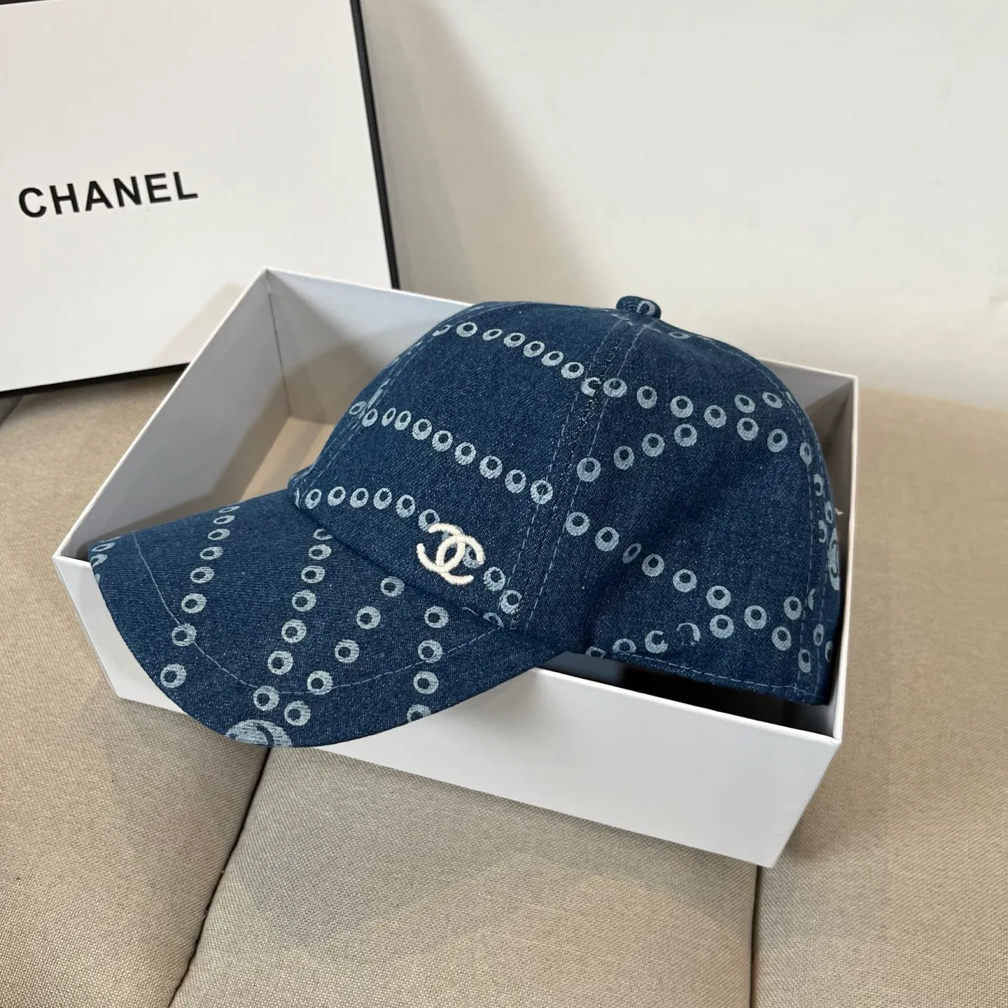P70 CHANEL new baseball cap, Xiaoxiang is classic and simple, fashionable and casual design, popular new product
