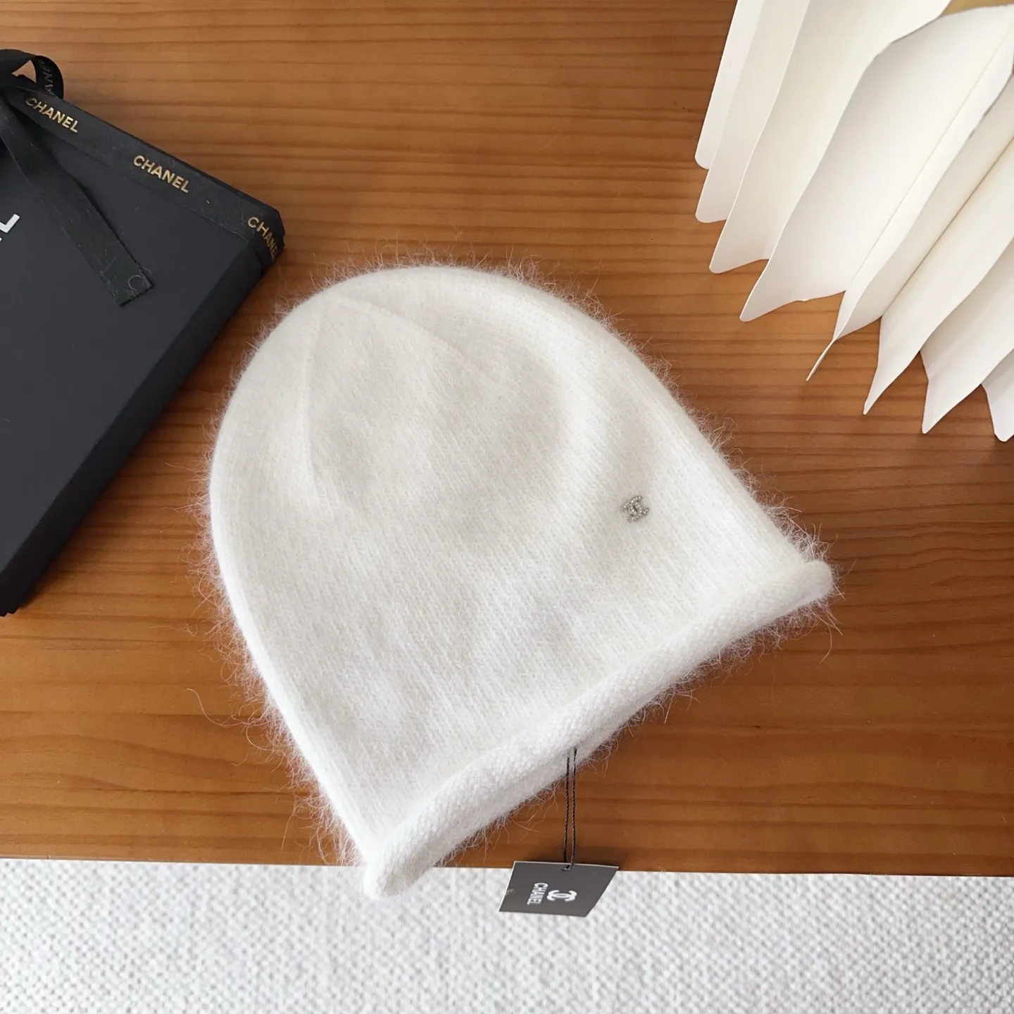 💰60 Chanel official website releases CHANEL small and popular knitted hat! Xiaohongshu’s new product is released, it’s so 🉑️, high-elastic fabric, classic colors, same style for men and women.
