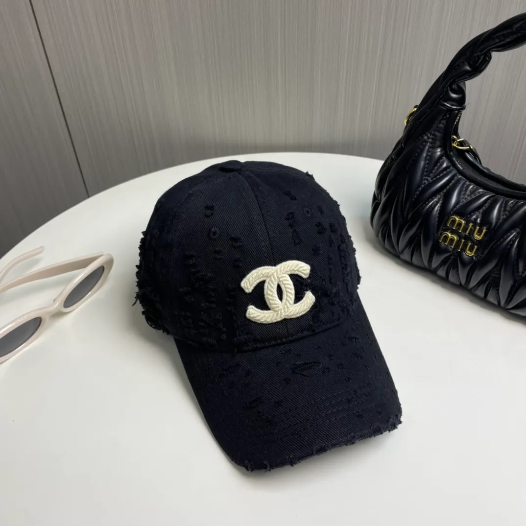 P76 CHANEL 25 new baseball cap, classic and simple logo, fashionable and casual design, popular new product