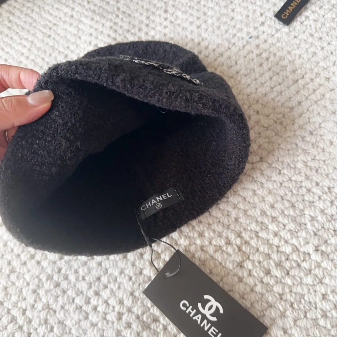 💰70 Chanel official website releases CHANEL small and popular knitted hat! Xiaohongshu’s new product is released, it’s so 🉑️, high-elastic fabric, classic colors, same style for men and women.
