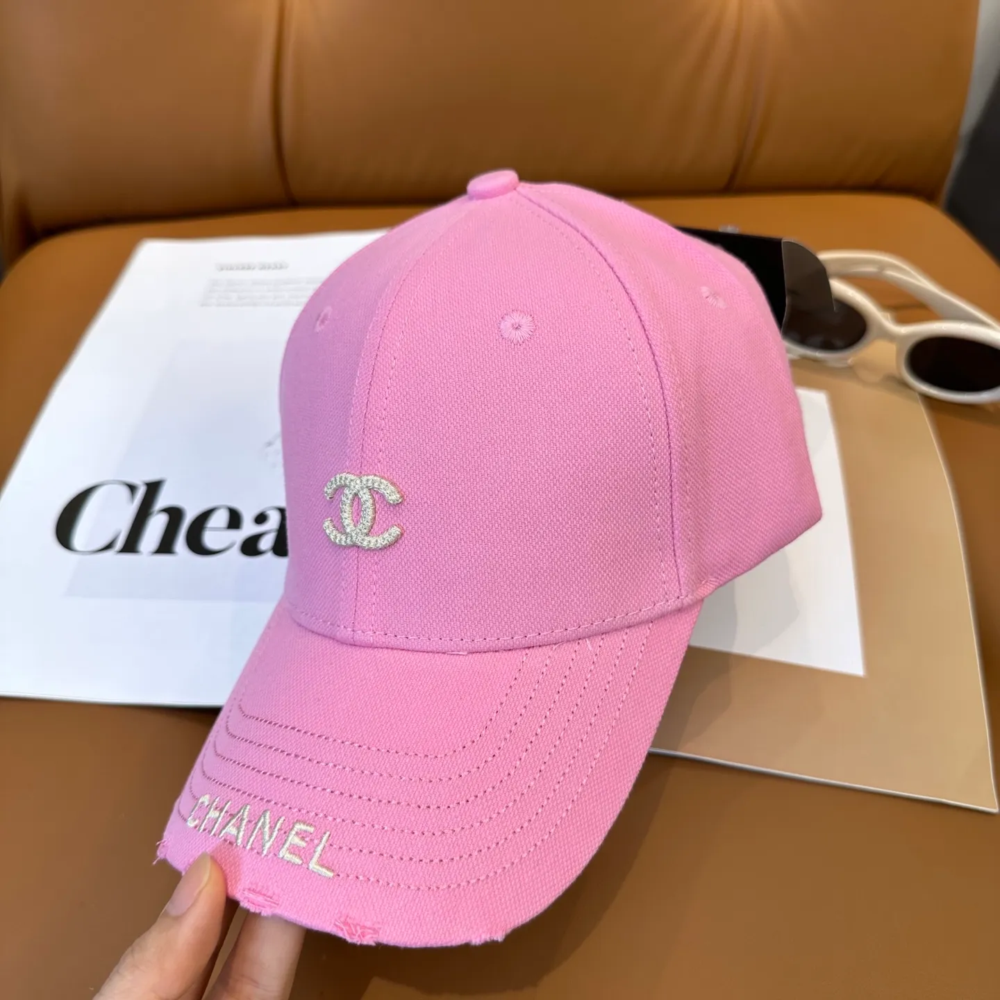 P50 CHANEL [Chanel] New simple embroidered logo baseball cap, new model shipped, big brand style is super easy to match, hurry up and get it!