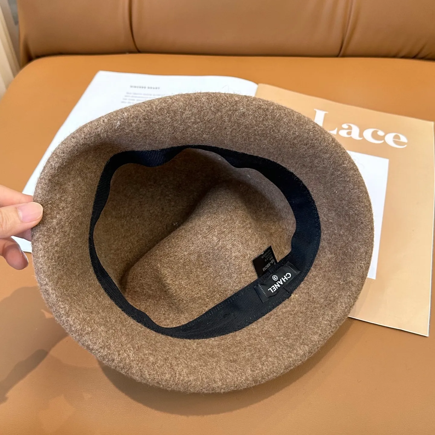 P86💛 Comes with dust bag [CHA Chanel] 2025 autumn and winter new style wool cashmere bucket hat, 🔆Quality goddess style ~ a must-have for going out on the street