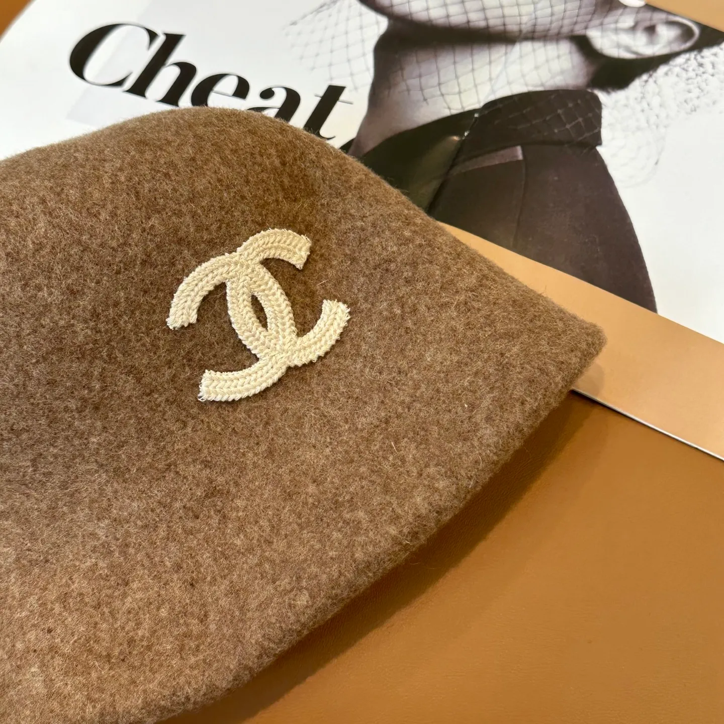 P86💛 Comes with dust bag [CHA Chanel] 2025 autumn and winter new style wool cashmere bucket hat, 🔆Quality goddess style ~ a must-have for going out on the street