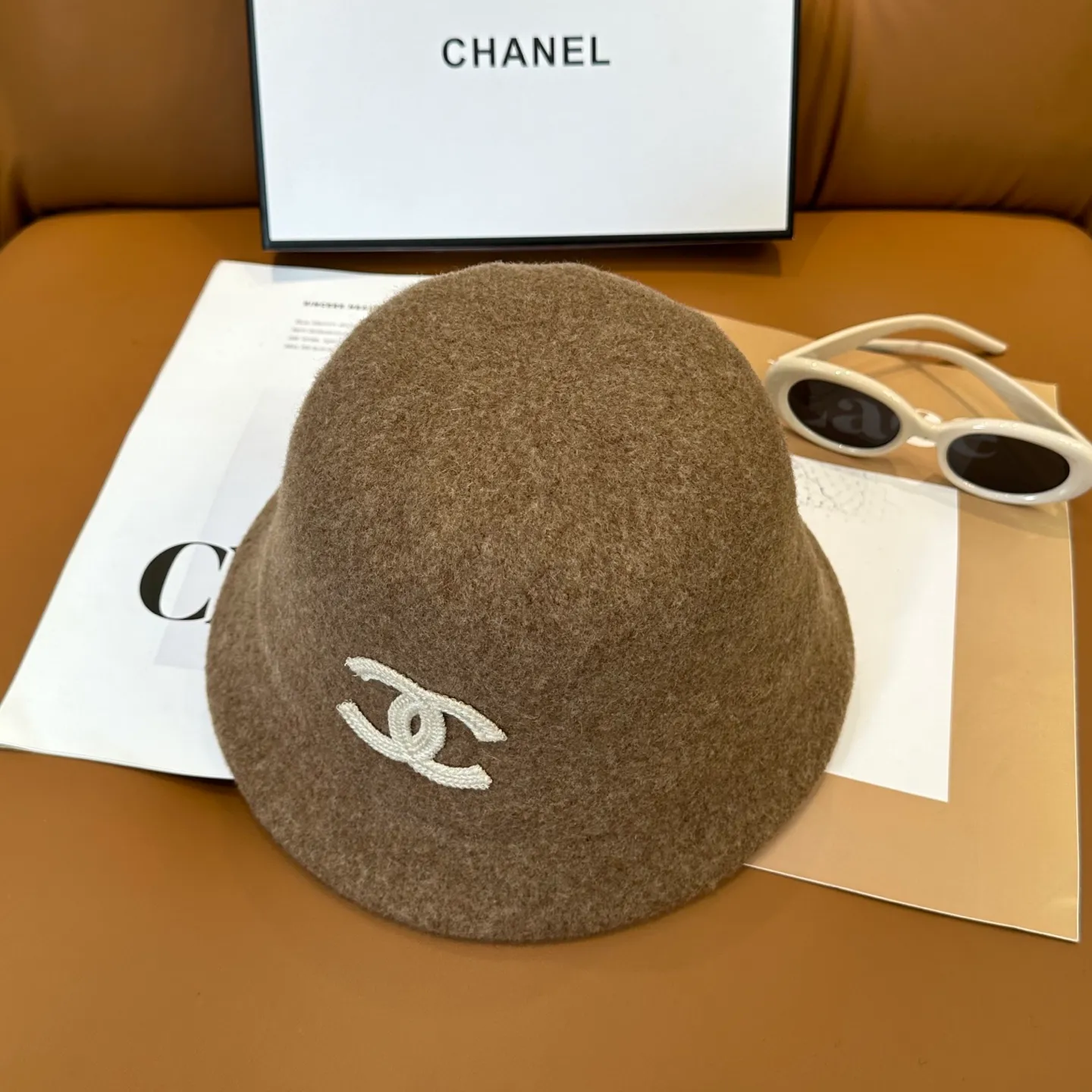 P86💛 Comes with dust bag [CHA Chanel] 2025 autumn and winter new style wool cashmere bucket hat, 🔆Quality goddess style ~ a must-have for going out on the street