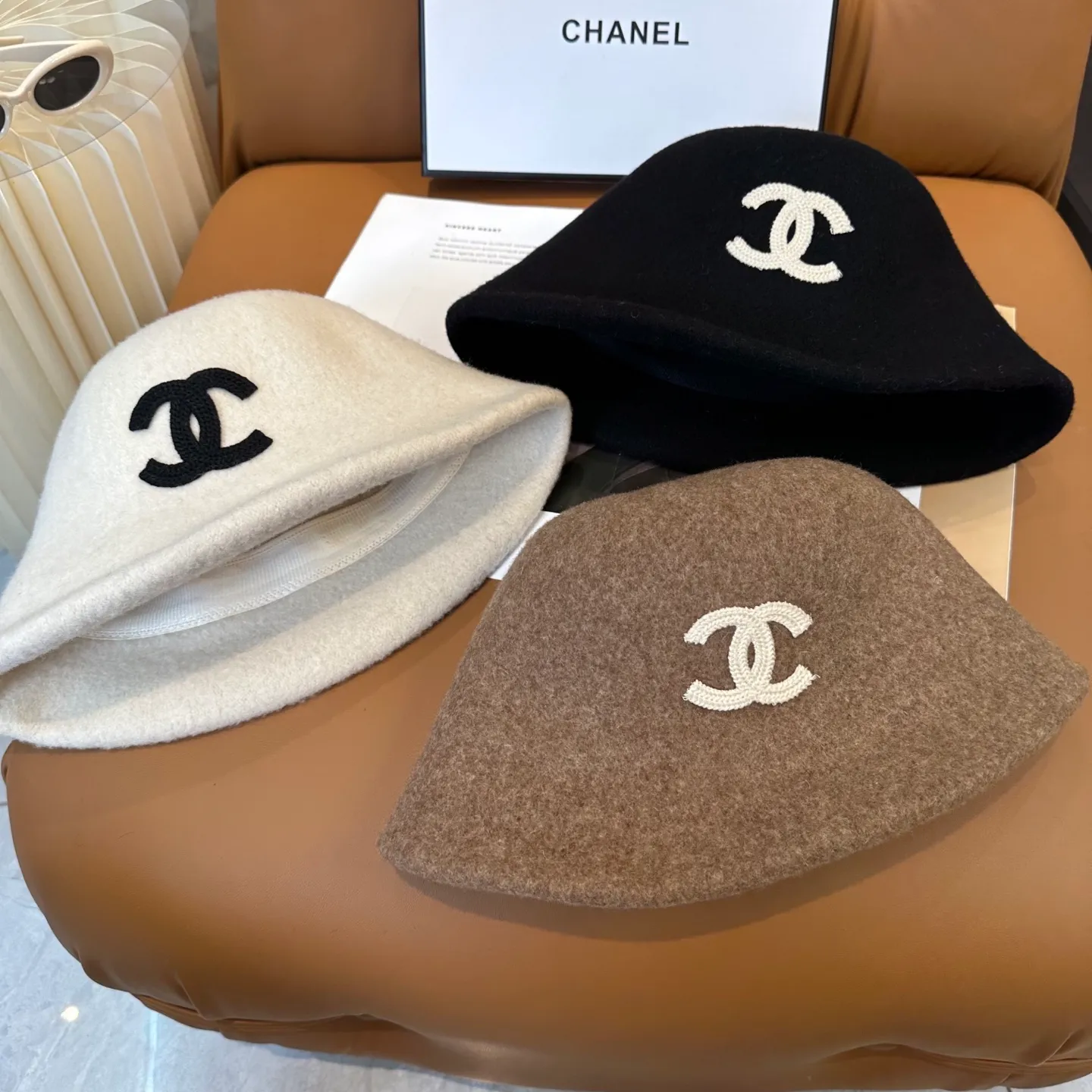 P86💛 Comes with dust bag [CHA Chanel] 2025 autumn and winter new style wool cashmere bucket hat, 🔆Quality goddess style ~ a must-have for going out on the street