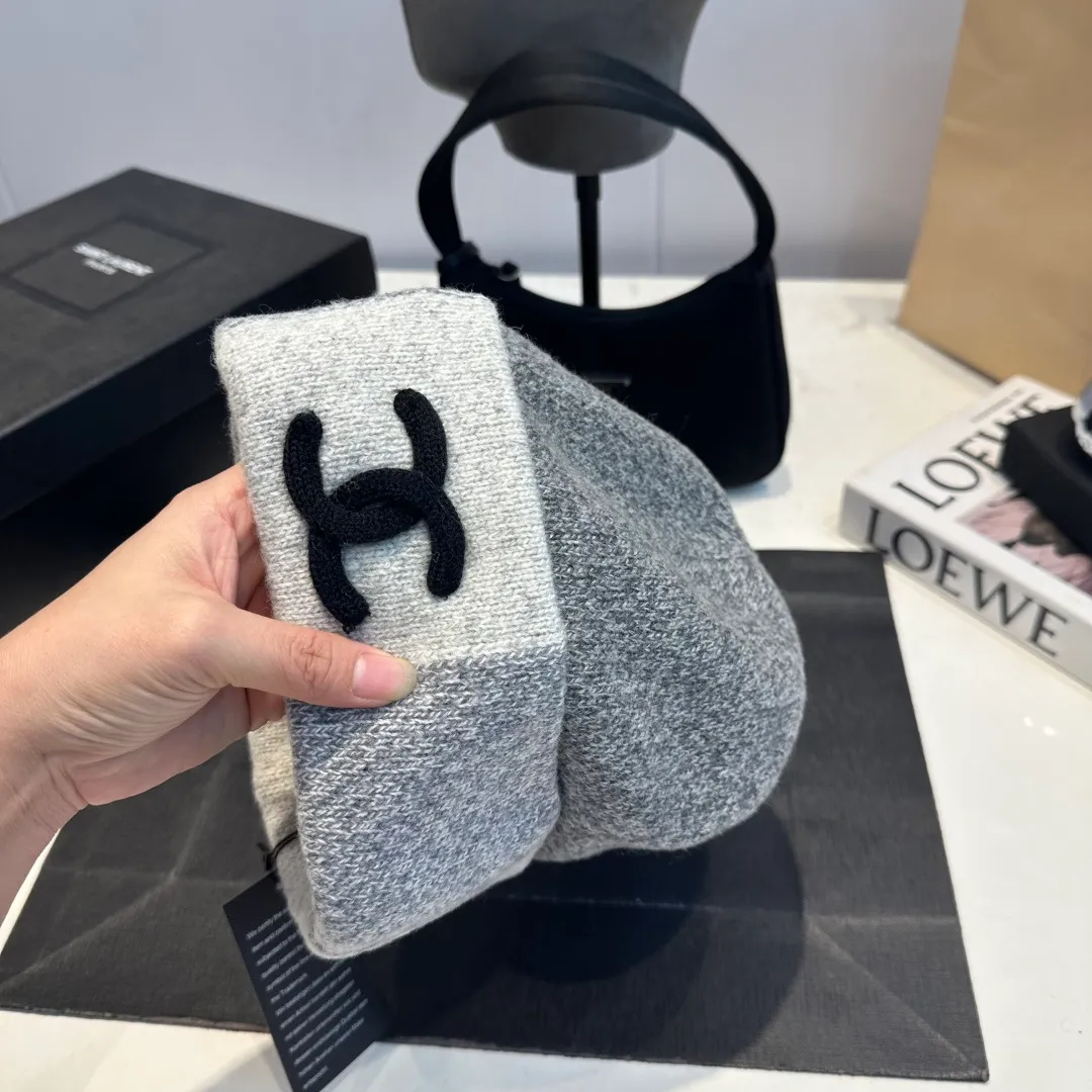 P70 Chanel official website quality Chanel autumn and winter woolen hat recommended by Internet celebrity fashion bloggers, Xiaohongshu's popular style, super soft and comfortable knitted hat with excellent elasticity!