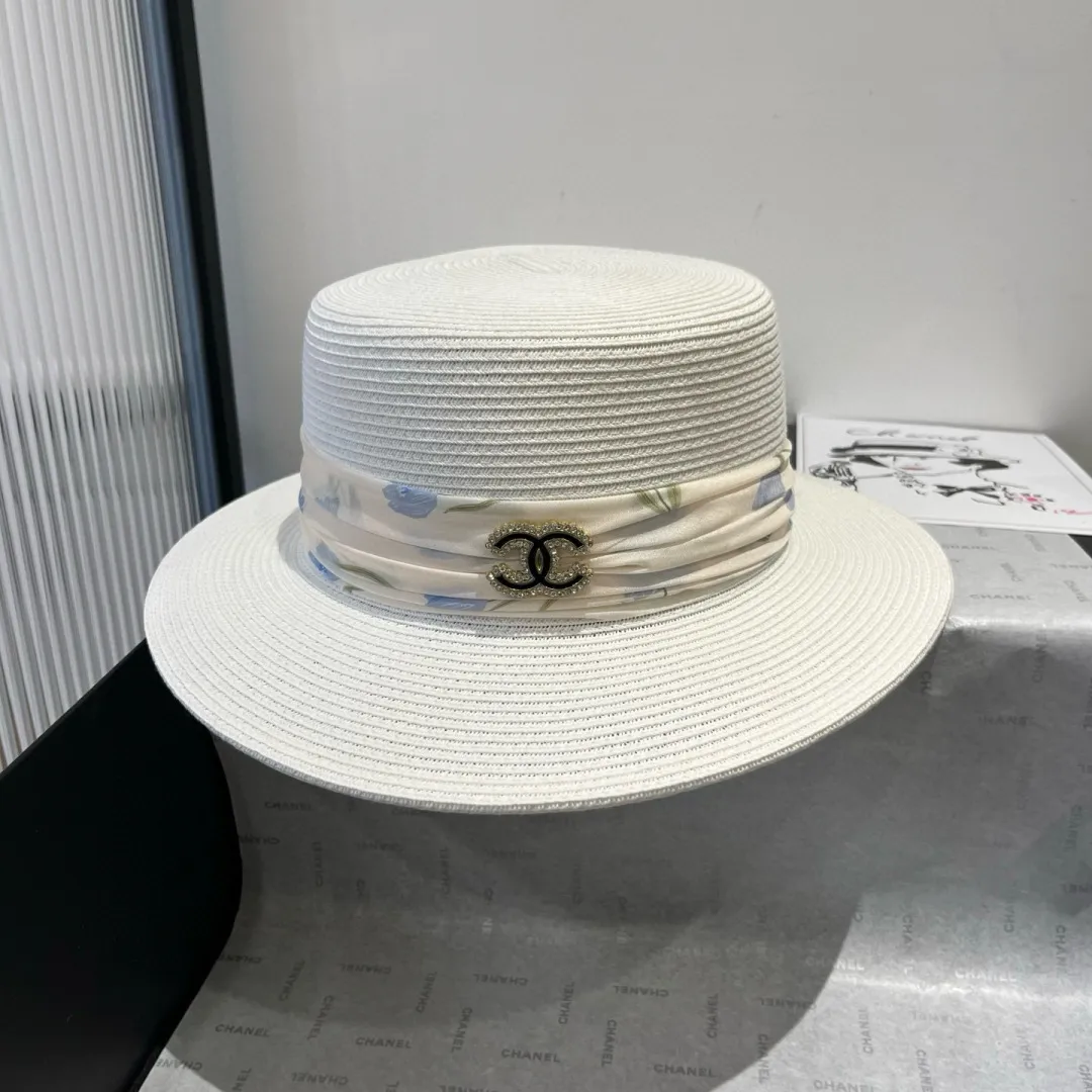 💰160¥ Chanel flat top hat, head circumference 57cm
