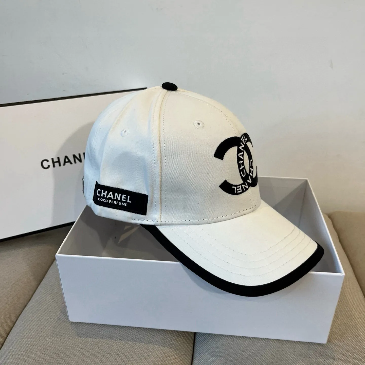 P60 CHANEL new baseball cap, Xiaoxiang classic and simple, fashionable and casual design, popular new product